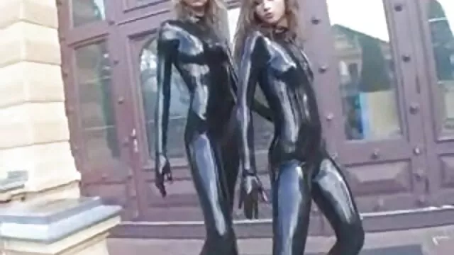 Atemberaubende ladyboy reife deutsche frauen porn wichsen