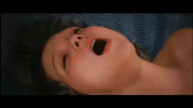 Wunderschöne Petite Teen Babe freie oldie pornos wird tief in ihre Enge Muschi gefickt