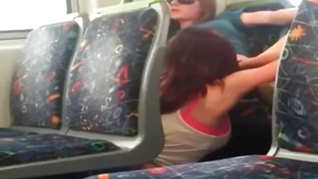 Bad girl Lily spielt mit Ihrer pussy ü50 pornos im Gefängnis